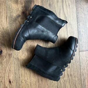 Black Leather Sorel “Lea” Joan of Arctic Wedge Women’s Size 9.5
